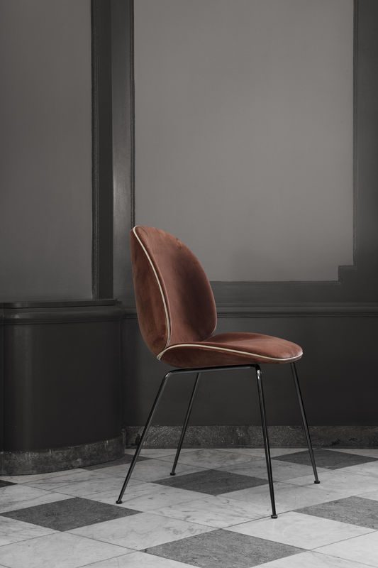 beetle-chair-velluto-641-piping-luce-g066_017-black-chrome-legs-800x800