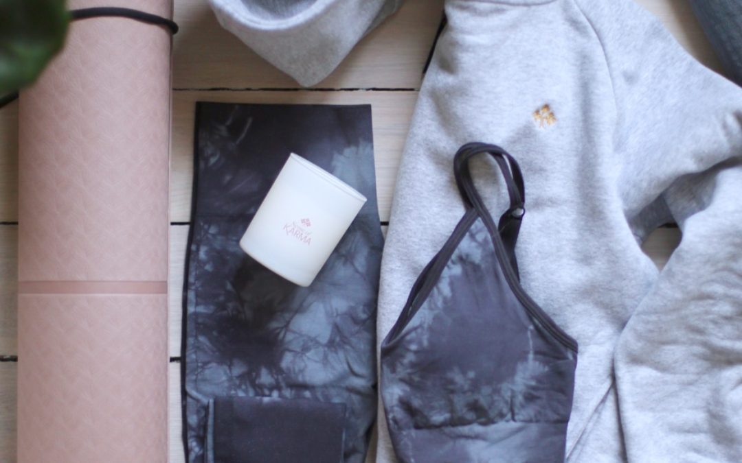 Yoga med Sense of Karma + Hund