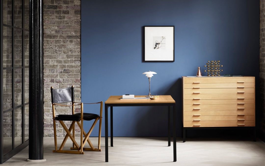 Carl Hansen & Son relanserar bord designade av Poul Kjærholm